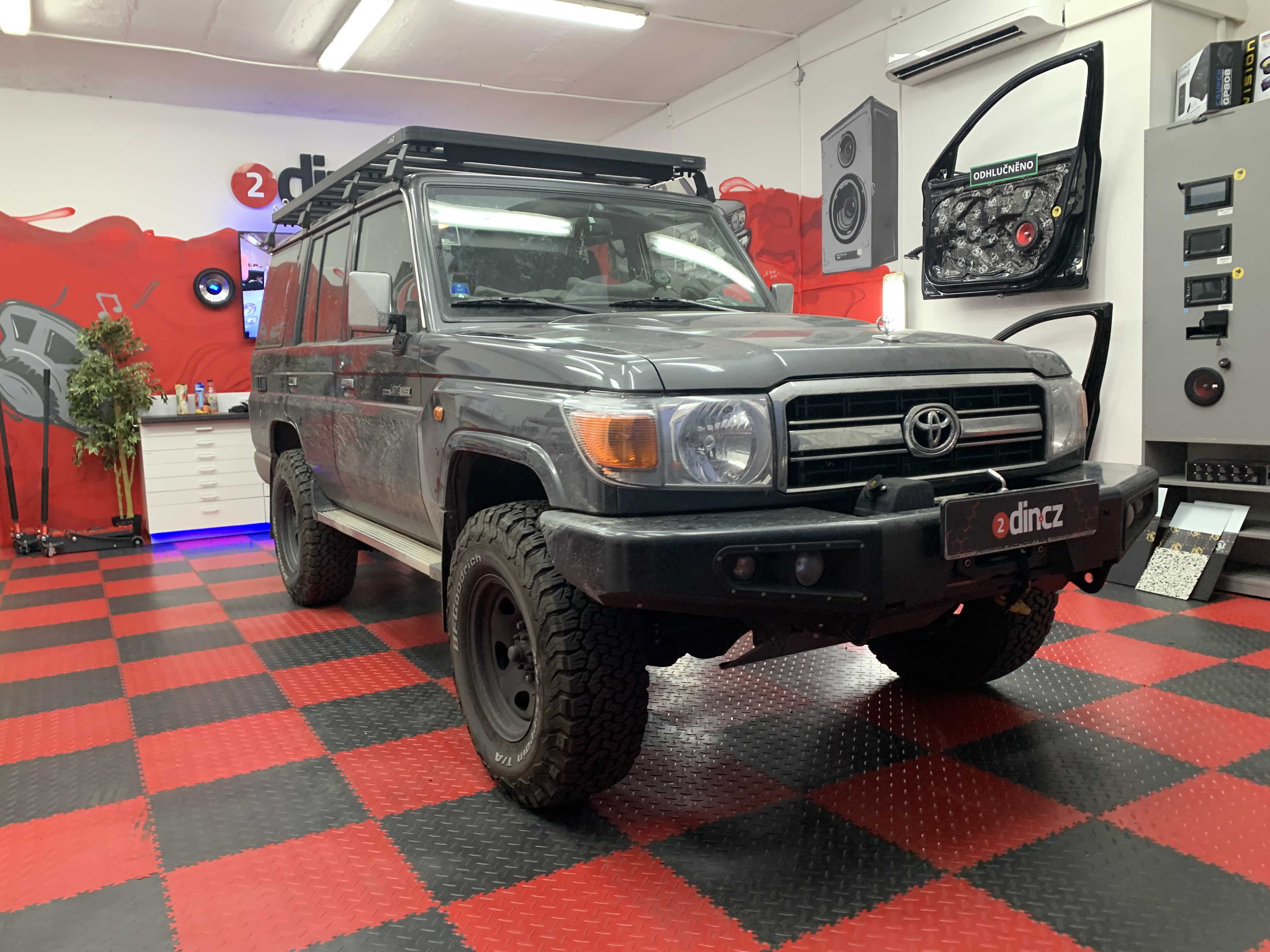 Toyota land cruiser 78